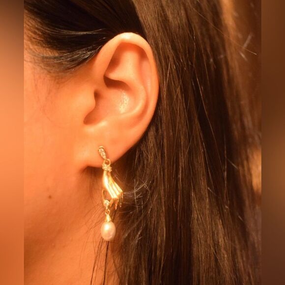 Pearl Drop Earrings N1376 - Picture 2 of 5